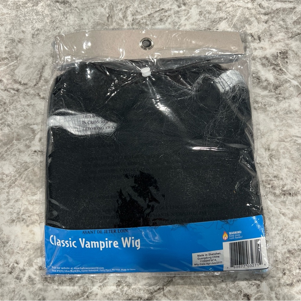 Vampire Character Wig - Picture 2 of 6